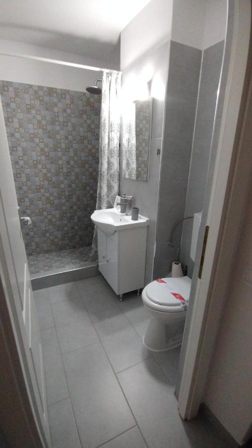 Ana Apartament Râmnicu Vâlcea Екстериор снимка
